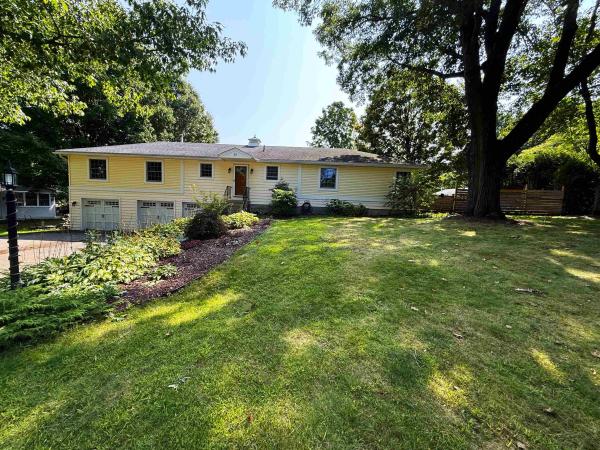 25 Country Club Drive