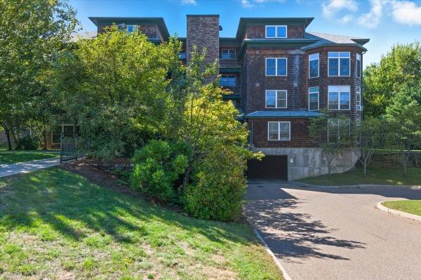 45 Claire Pointe Road